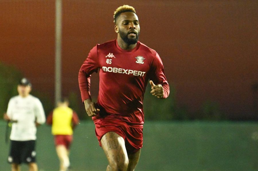 Aaron Boupendza, în cantonamentul Rapidului // sursă foto: Facebook @ FC Rapid 1923 Detalii inimaginabile de la Rapid » „Telenovela Boupendza” capătă o nouă turnură: decizia luată de gabonez