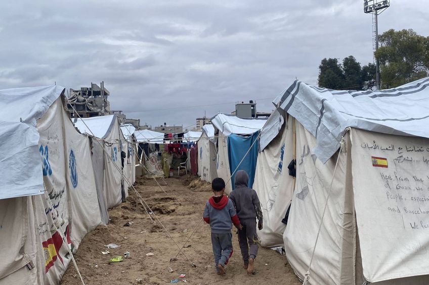 Cel mai vechi stadion din Fâșia Gaza s-a transformat în tabără de refugiați palestinieni » Arena a fost transformată în centru de detenție, apoi demolată de israelieni / foto: Imago