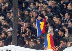 Măștile cu Răzvan Lucescu și steagurile „tricolore” n-au ajutat-o pe PAOK » Eliminare dramatică din Cupa Greciei: gol decisiv în minutul 107