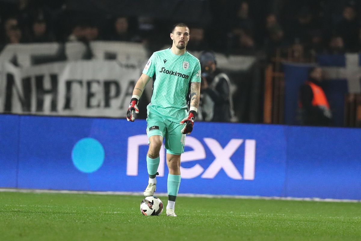 Măștile cu Răzvan Lucescu și steagurile „tricolore” n-au ajutat-o pe PAOK » Eliminare dramatică din Cupa Greciei: gol decisiv în minutul 107