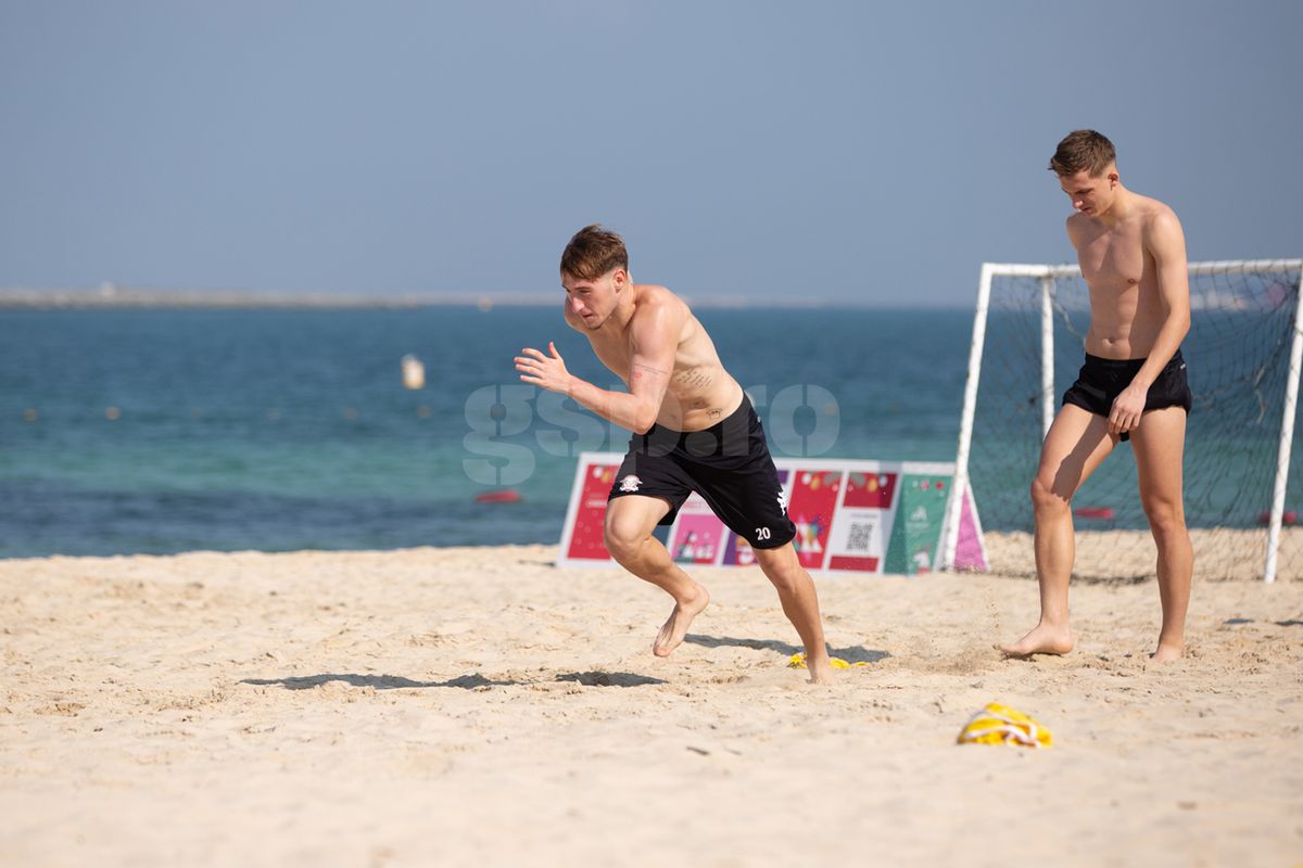 Burj al Rapid » Gazeta a intrat în cantonamentul de lux plătit de Șucu în Dubai. Pacea rușilor e spartă de strigătele lui Șumudică: „Haide, my friend, au un loc la salvamari!”