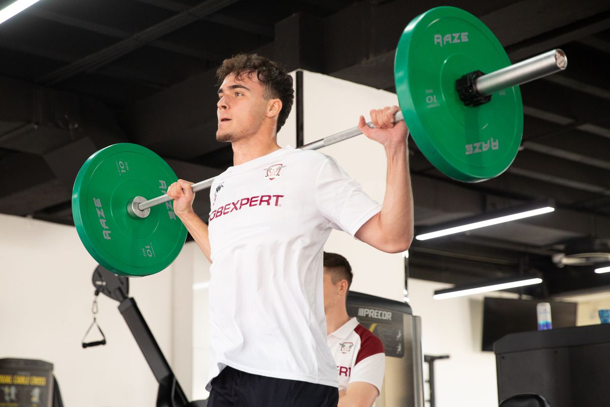 Cine e omul care-i chinuie serios pe rapidiști în Dubai? „Am lucrat într-o perioadă în transporturi maritime”