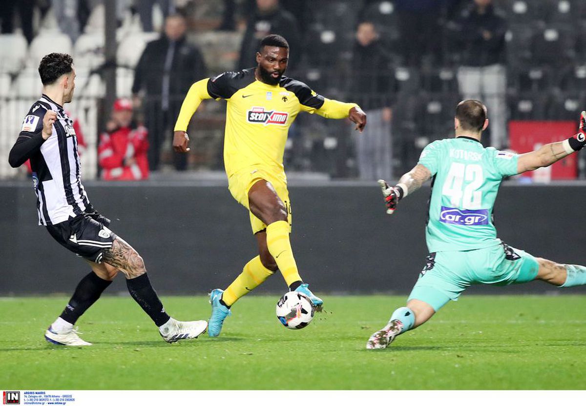 Măștile cu Răzvan Lucescu și steagurile „tricolore” n-au ajutat-o pe PAOK » Eliminare dramatică din Cupa Greciei: gol decisiv în minutul 107