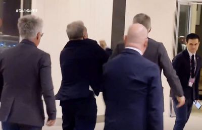 Joan Laporta, reacție suburbană la stadion, după ce a aflat decizia: „Fii de tâ***!”