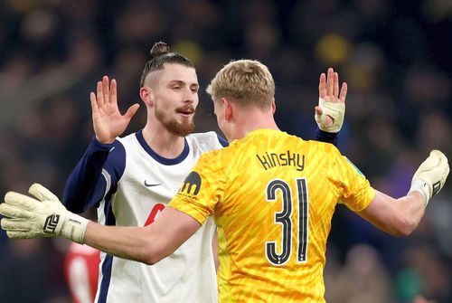 Radu Drăgușin și portarul Kinsky, cei mai buni în Tottenham - Liverpool 1-0