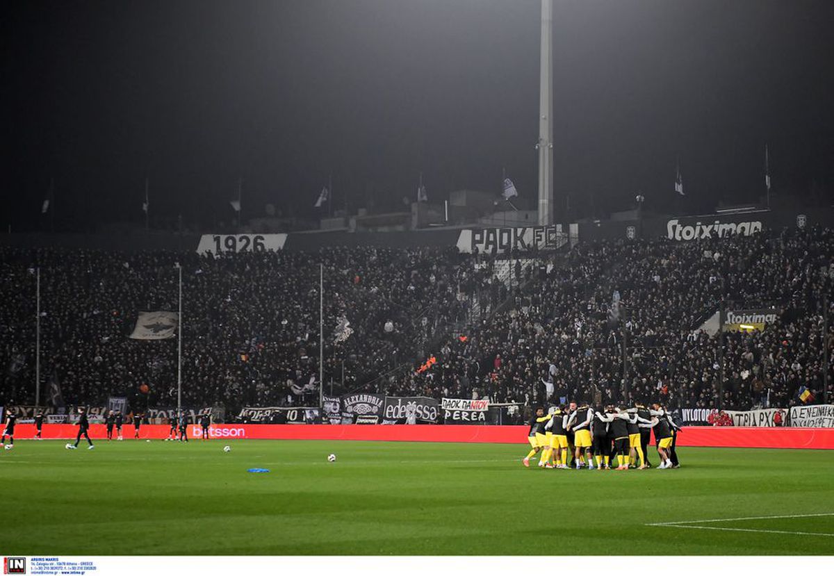 Măștile cu Răzvan Lucescu și steagurile „tricolore” n-au ajutat-o pe PAOK » Eliminare dramatică din Cupa Greciei: gol decisiv în minutul 107