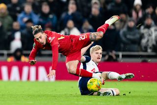 Scandal la Tottenham - Liverpool » Arne Slot îl arată cu degetul: „Nu mai trebuia să fie pe teren!”