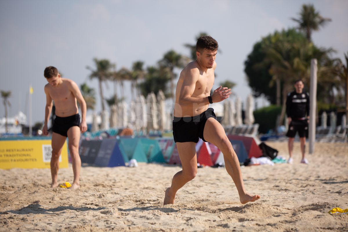 Antrenament Rapid pe plajă în Dubai, 9 ianuarie 2025