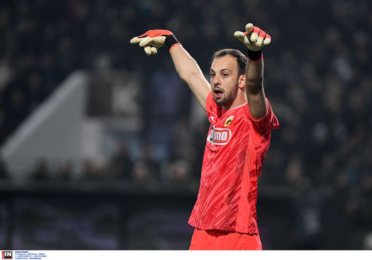 Măștile cu Răzvan Lucescu și steagurile „tricolore” n-au ajutat-o pe PAOK » Eliminare dramatică din Cupa Greciei: gol decisiv în minutul 107