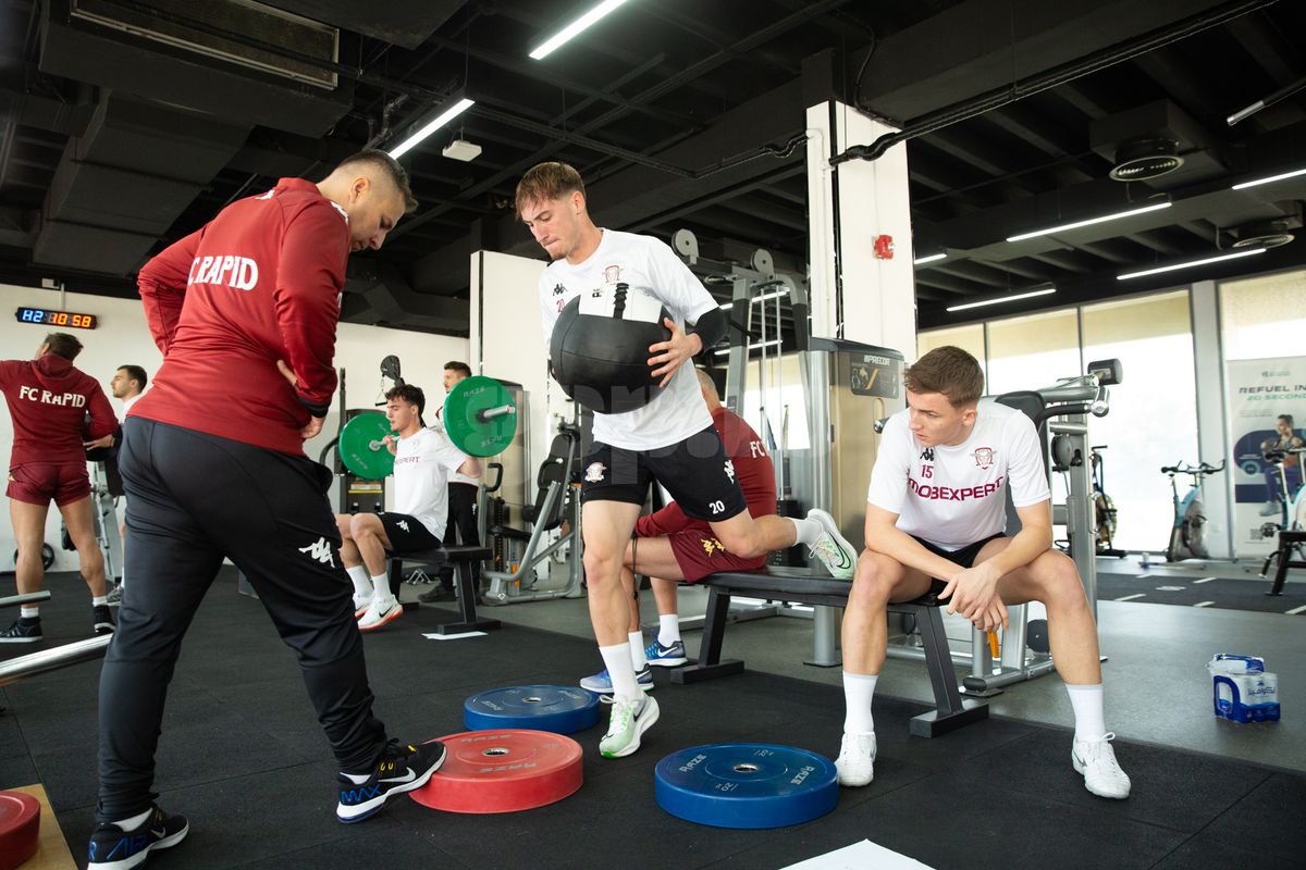 Antrenament Rapid in sala de forţă din Dubai, 9 ianuarie 2025