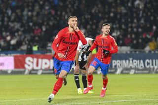 Topul „clienților fideli” din Superligă » CFR Cluj vinde la toate rivalele + câți bani a băgat FCSB în conturile lui Gică Hagi