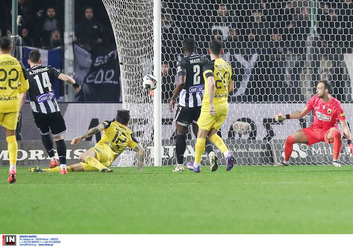 Măștile cu Răzvan Lucescu și steagurile „tricolore” n-au ajutat-o pe PAOK » Eliminare dramatică din Cupa Greciei: gol decisiv în minutul 107