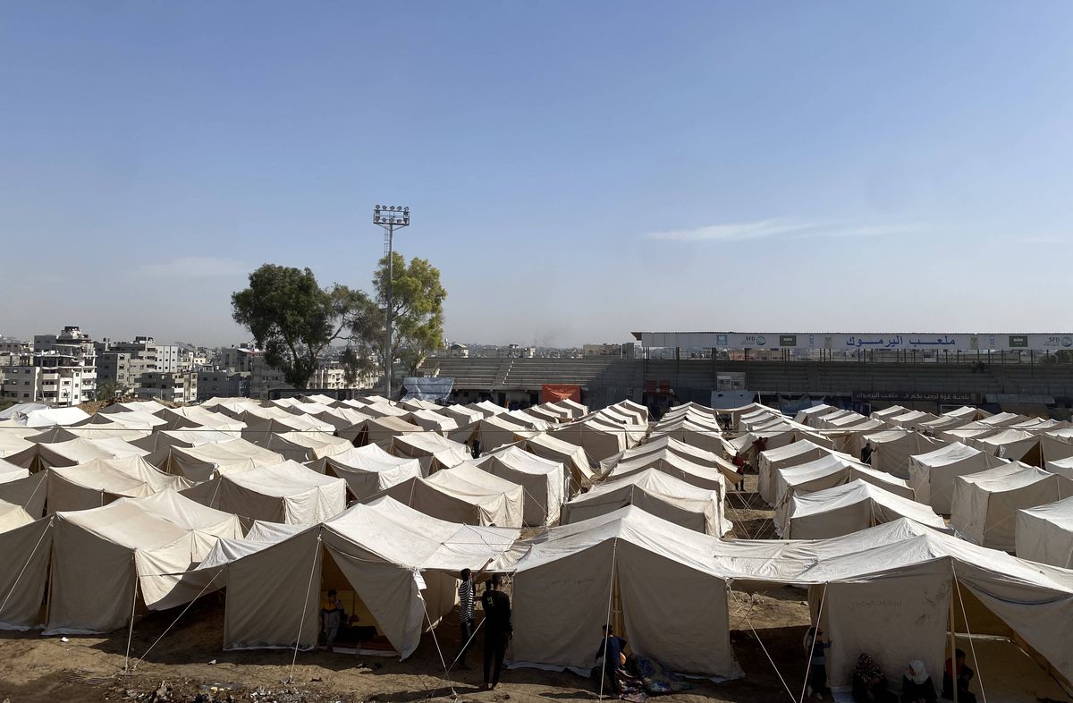 Cel mai vechi stadion din Fâșia Gaza este acum tabără de refugiați palestinieni » Arena a fost transformată în centru de detenție, apoi demolată de israelieni