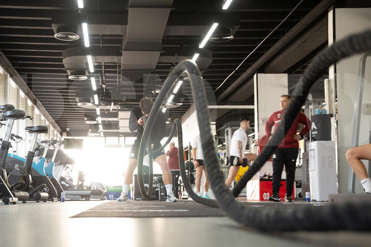 Antrenament Rapid in sala de forţă din Dubai, 9 ianuarie 2025
