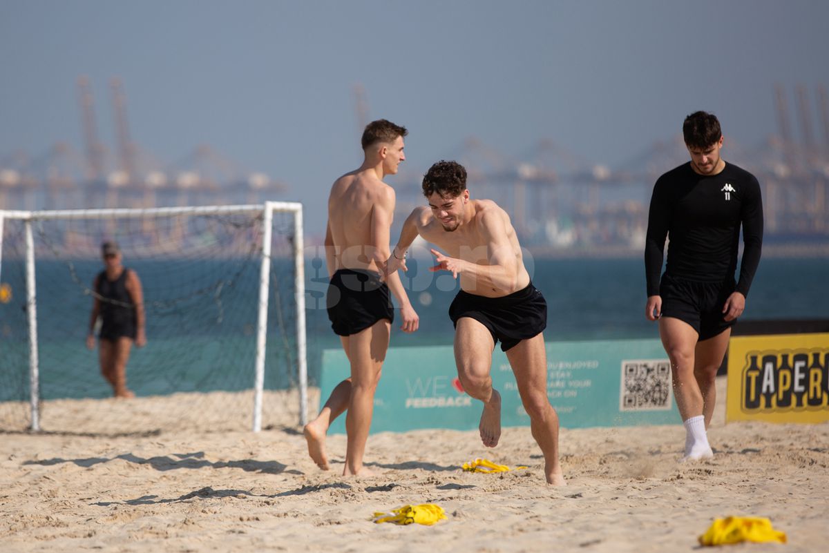 Antrenament Rapid pe plajă în Dubai, 9 ianuarie 2025
