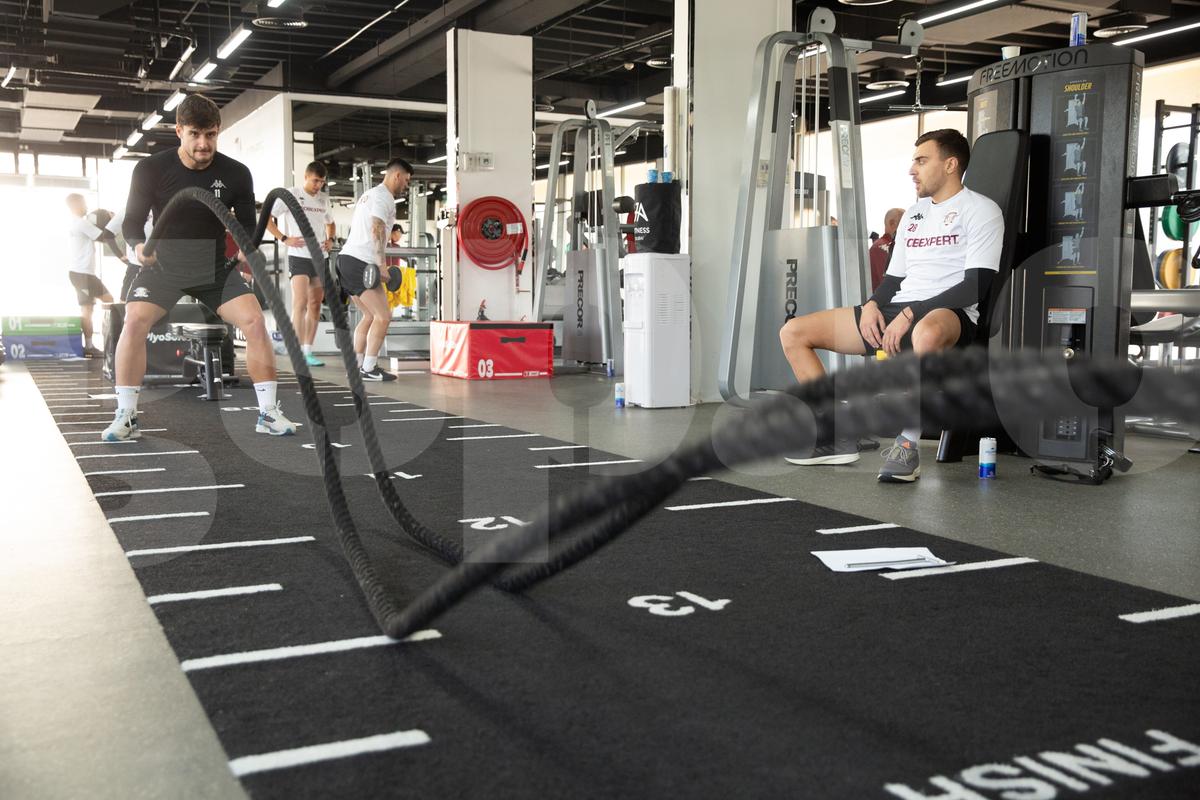 Antrenament Rapid in sala de forţă din Dubai, 9 ianuarie 2025