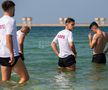 Jucătorii Rapidului fac baie în Golful Persic FOTO: Ionuţ Iordache (GSP)