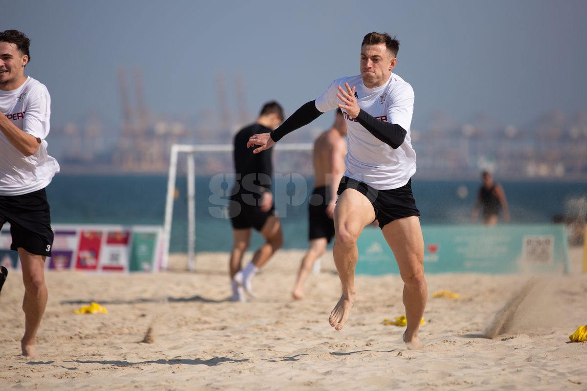 Burj al Rapid » Gazeta a intrat în cantonamentul de lux plătit de Șucu în Dubai. Pacea rușilor e spartă de strigătele lui Șumudică: „Haide, my friend, au un loc la salvamari!”