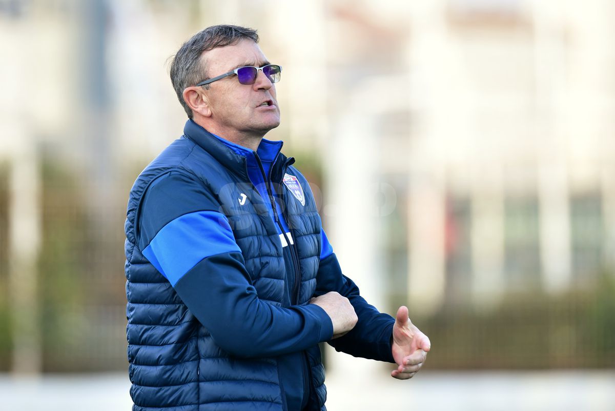 Sportul din Buzău e pe butuci » Eugen Neagoe a răbufnit: „Nu mai ascundem gunoiul sub preș! Vă cruciți dacă vedeți unde ne antrenăm, amatorism e puțin spus. Mergem cu autobuzul 14 la țară”