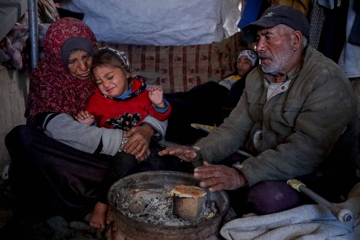 Stadionul „Yarmouk” din Fâșia Gaza, transformat într-un centru de refugiați / foto: Imago