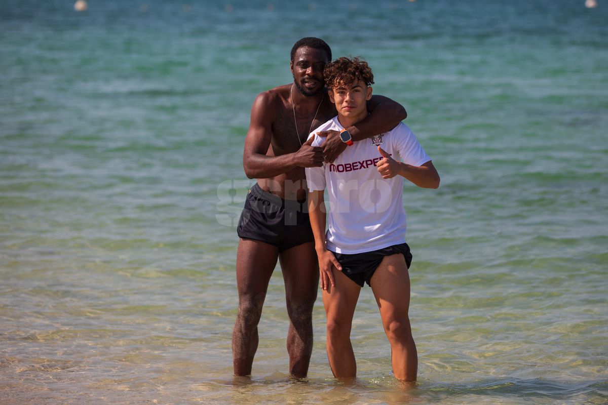 Jucătorii Rapidului fac baie în Golful Persic, 9 ianuarie 2025