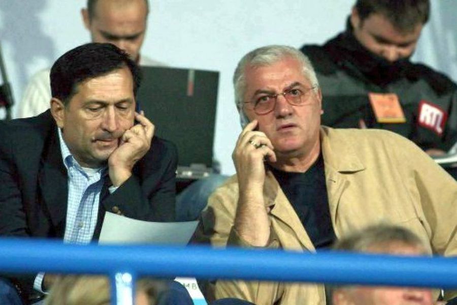 Povești incredibile de la Brașov: „Am zbughit-o cu Lăcătuș. Ne atacau cu furcile” + Ilie Dumitrescu „săpat” de jucători: „Nu mai cumpăra, bre, casetofon!”