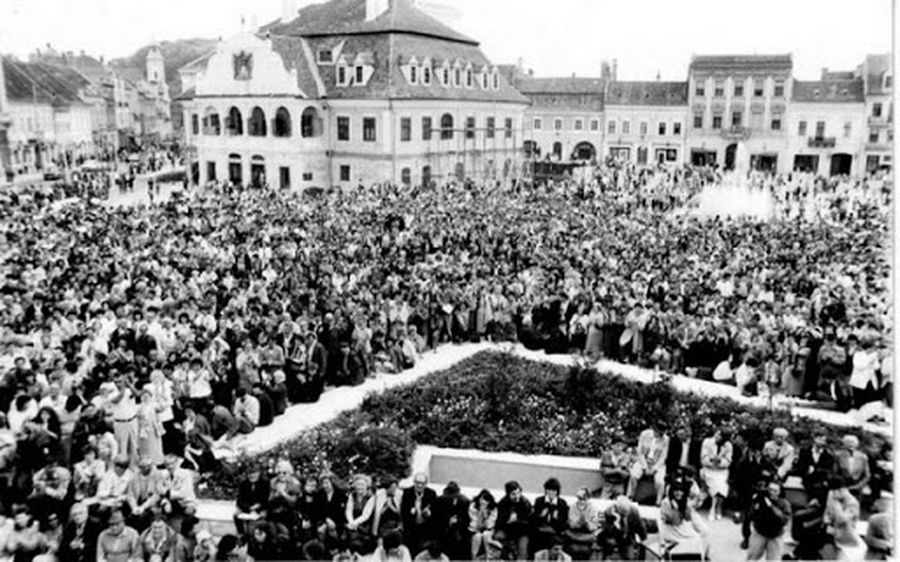 Povești incredibile de la Brașov: „Am zbughit-o cu Lăcătuș. Ne atacau cu furcile” + Ilie Dumitrescu „săpat” de jucători: „Nu mai cumpăra, bre, casetofon!”