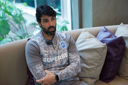 CORESPONDENȚĂ GSP DIN ANTALYA Filipe Coelho cere reformă în fotbalul românesc! După o clipă de ezitare în fața reporterilor GSP, a răbufnit elegant: „Campionatul este extraordinar, dar se pune prea multă presiune”