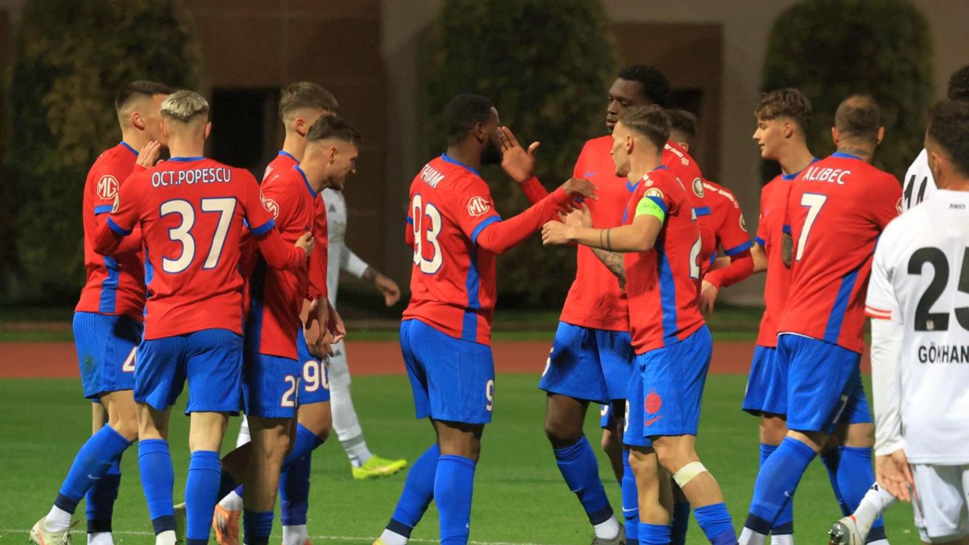 Mamadou Thiam în tricoul FCSB, celebrând golul marcat în amicalul cu Beșiktaș, discutând despre play-off și transferul lui Șut | sursa foto: Gazeta Sporturilor