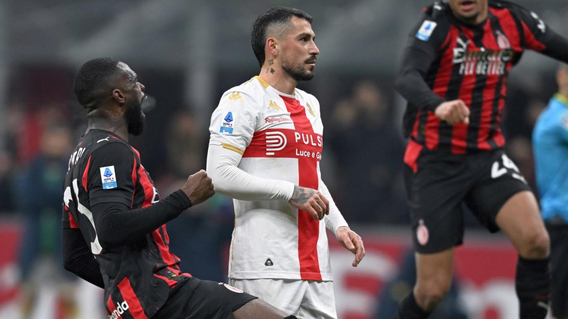 Nicolae Stanciu pe teren în tricoul Genoa, în contextul comunicatului oficial al clubului după atacurile rasiste social media. | sursa foto: Gazeta Sporturilor