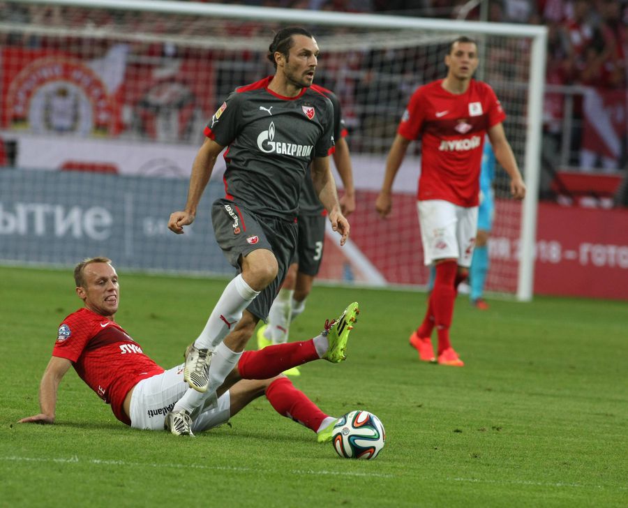 „Mi-a murit în brațe după antrenament!” » Mărturia dureroasă a fotbalistului sârb despre coechipierul care îi era naș