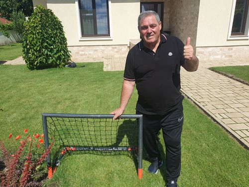 EXCLUSIV Povești incredibile de la Brașov: „Am zbughit-o cu Lăcătuș. Ne atacau cu furcile” + Ilie Dumitrescu „săpat” de jucători: „Nu mai cumpăra, bre, casetofon!”