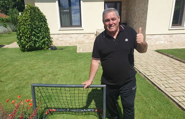 Povești incredibile de la Brașov: „Am zbughit-o cu Lăcătuș. Ne atacau cu furcile” + Ilie Dumitrescu „săpat” de jucători: „Nu mai cumpăra, bre, casetofon!”