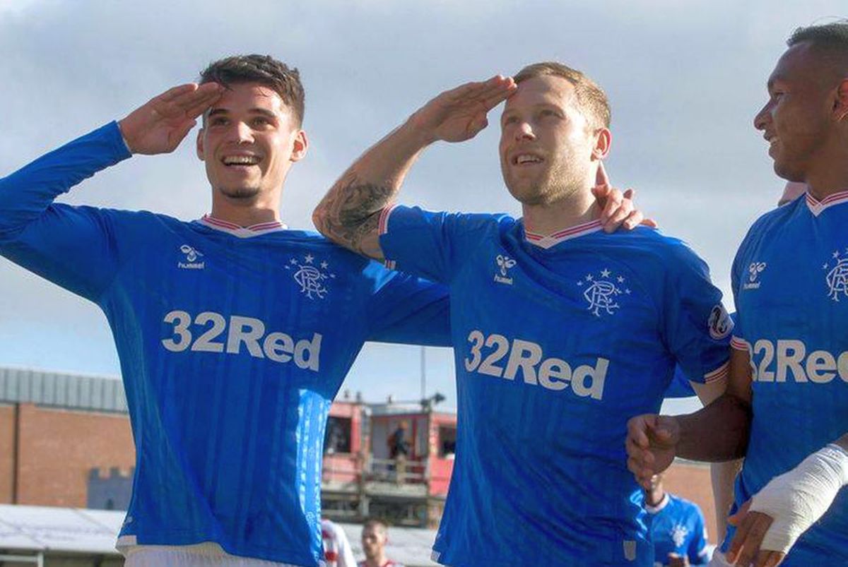 Ianis Hagi l-a uimit din nou pe Steven Gerrard: „Are două tunuri în picioare. Piciorul meu stâng nici nu se apropie de acuratețea lui!” » A făcut o comparație cu el