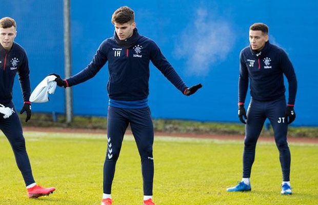 Ronald De Boer, fost jucător la Barcelona, îi cere lui Gerrard: „Ianis Hagi în rolul lui Leo Messi”