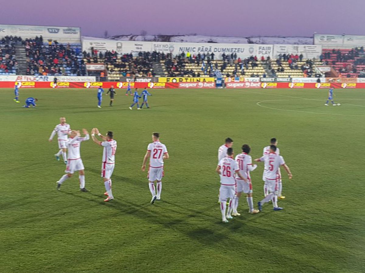 DINAMO // NOTE GSP: Dezastru în defensiva lui Dinamo » Lukas Skovajsa și Mihai Popescu, cei mai slabi de pe teren!