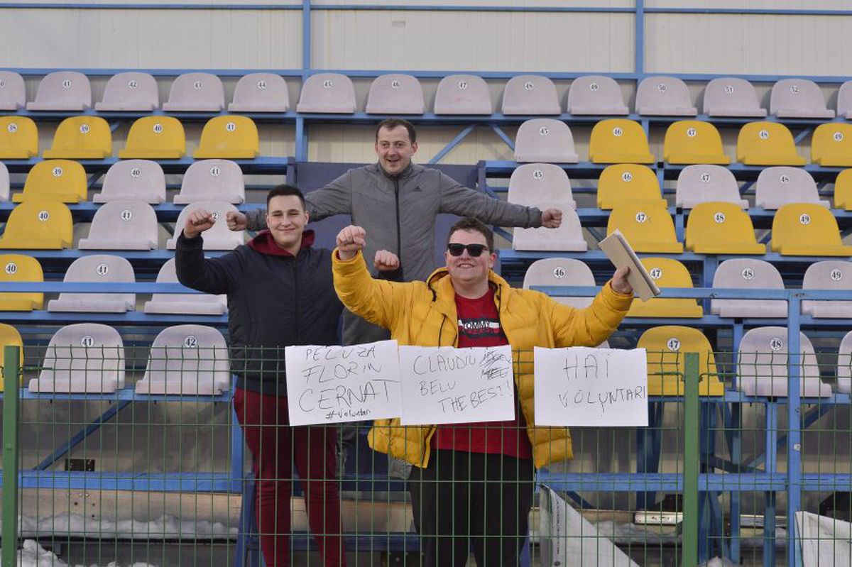 Poza sezonului în Liga 1? Galeria celor de la Voluntari, show total cu Dinamo: „Peluza Florin Cernat”
