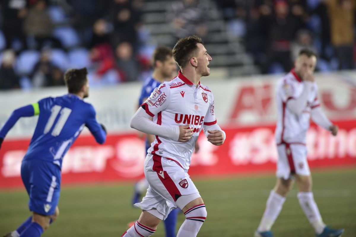 FC VOLUNTARI - DINAMO 2-1