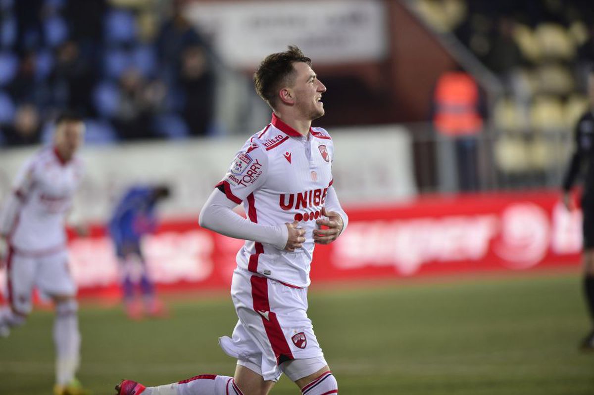 Poza sezonului în Liga 1? Galeria celor de la Voluntari, show total cu Dinamo: „Peluza Florin Cernat”