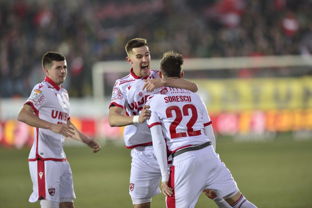 DINAMO // NOTE GSP: Dezastru în defensiva lui Dinamo » Lukas Skovajsa și Mihai Popescu, cei mai slabi de pe teren!