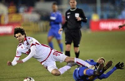 FC VOLUNTARI - DINAMO 2-1, VIDEO + FOTO // „Câinii”, executați în 10 oameni, și-au luat adio de la play-off!