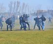 FOTO Măcel la un amical: ungurii și croații au intrat pe teren cu bâtele și s-au luat la bătaie