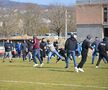 FOTO Măcel la un amical: suporterii au intrat pe teren cu bâtele și s-au luat la bătaie