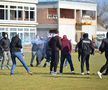 FOTO Măcel la un amical: ungurii și croații au intrat pe teren cu bâtele și s-au luat la bătaie