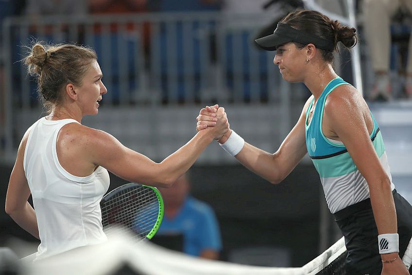 Simona Halep și Ajla Tomljanovic se duelează la Australian Open // FOTO: Guliver/GettyImages