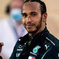 Lewis Hamilton a semnat cu Mercedes pentru sezonul 2021, al nouălea pe care septuplul campion mondial îl petrece la echipa germană.
