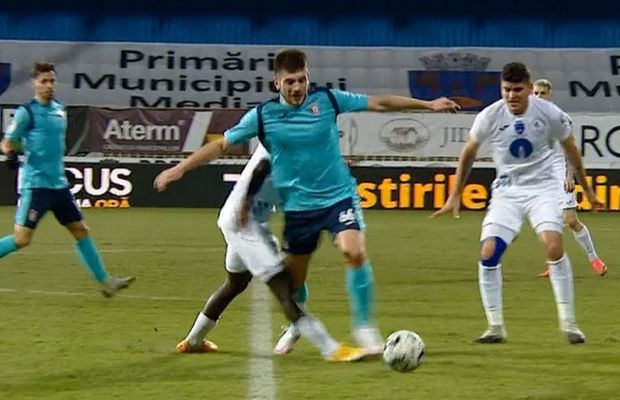 Președintele Chindiei, memoriu la CCA după greșelile de arbitraj din Liga 1: „Arbitrii se cred Dumnezei!”