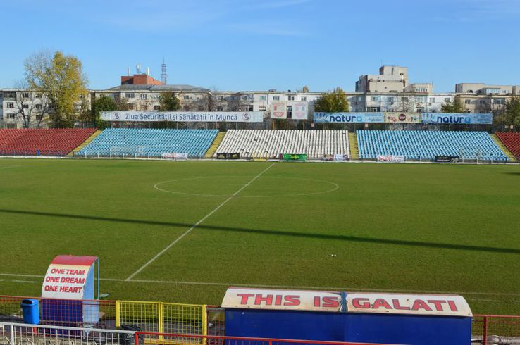 Imagini cu Stadionul Oțelul, care va fi scos la vânzare prin licitație. Foto: GSP