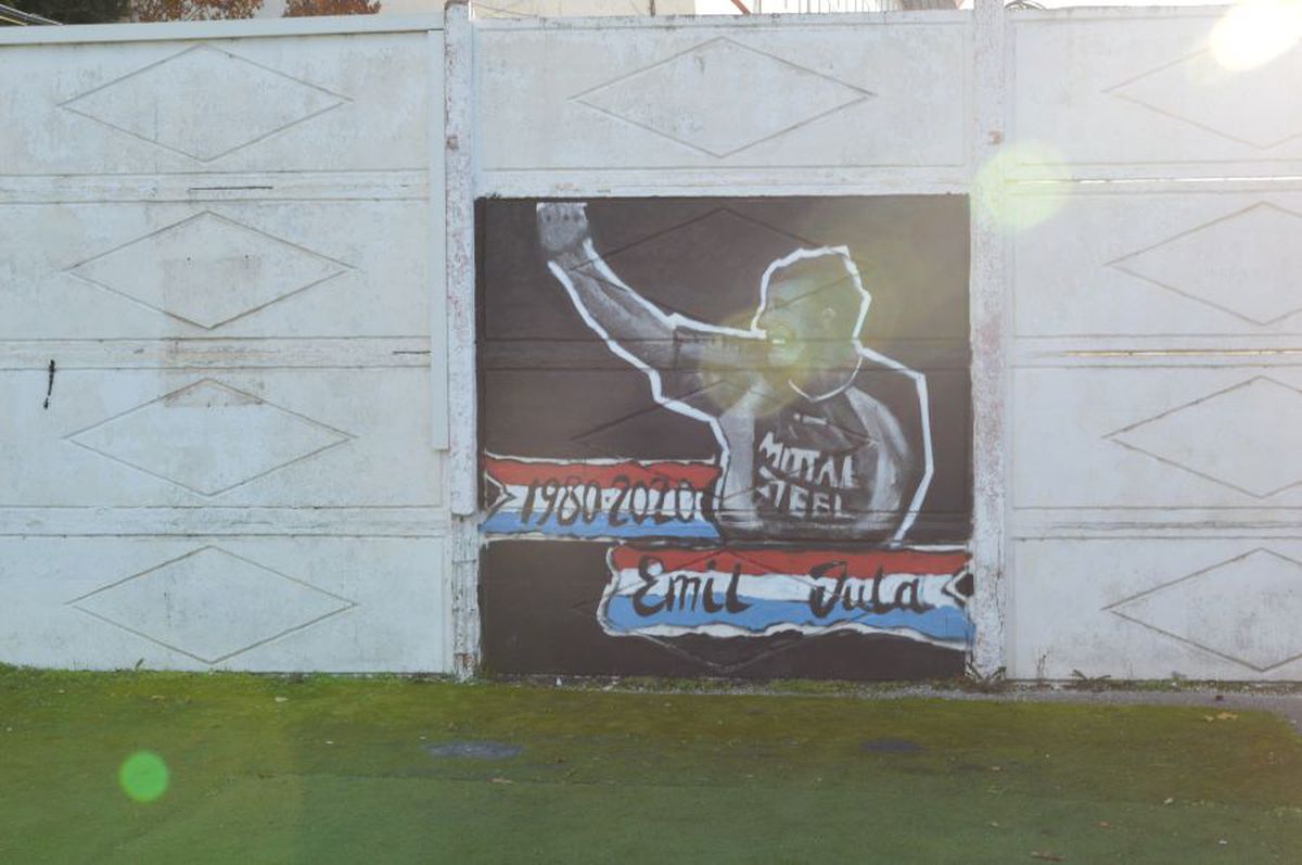 Stadion Oțelul Galați + vitrina cu trofee