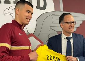 Moment special în Giulești » Un fotbalist al Rapidului a primit tricoul unui jucător de la Borussia Dortmund, prin ambasadorul Germaniei în România
